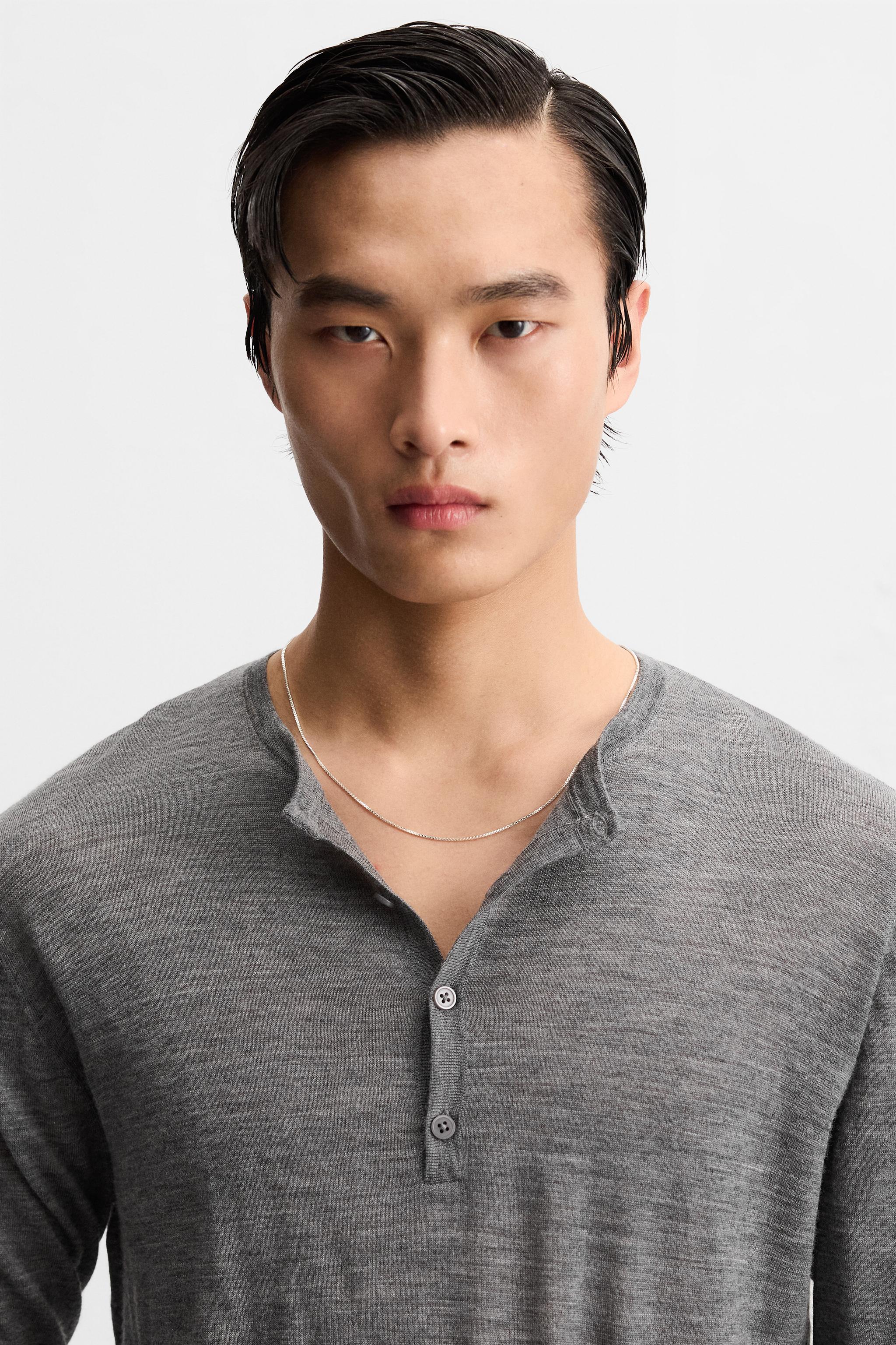 LOT DE 2 COLLIERS EN MATIÈRES VARIÉES